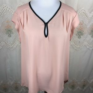 DR2 DANIEL RAIN, Top, Light  Peach Color.NWOT.